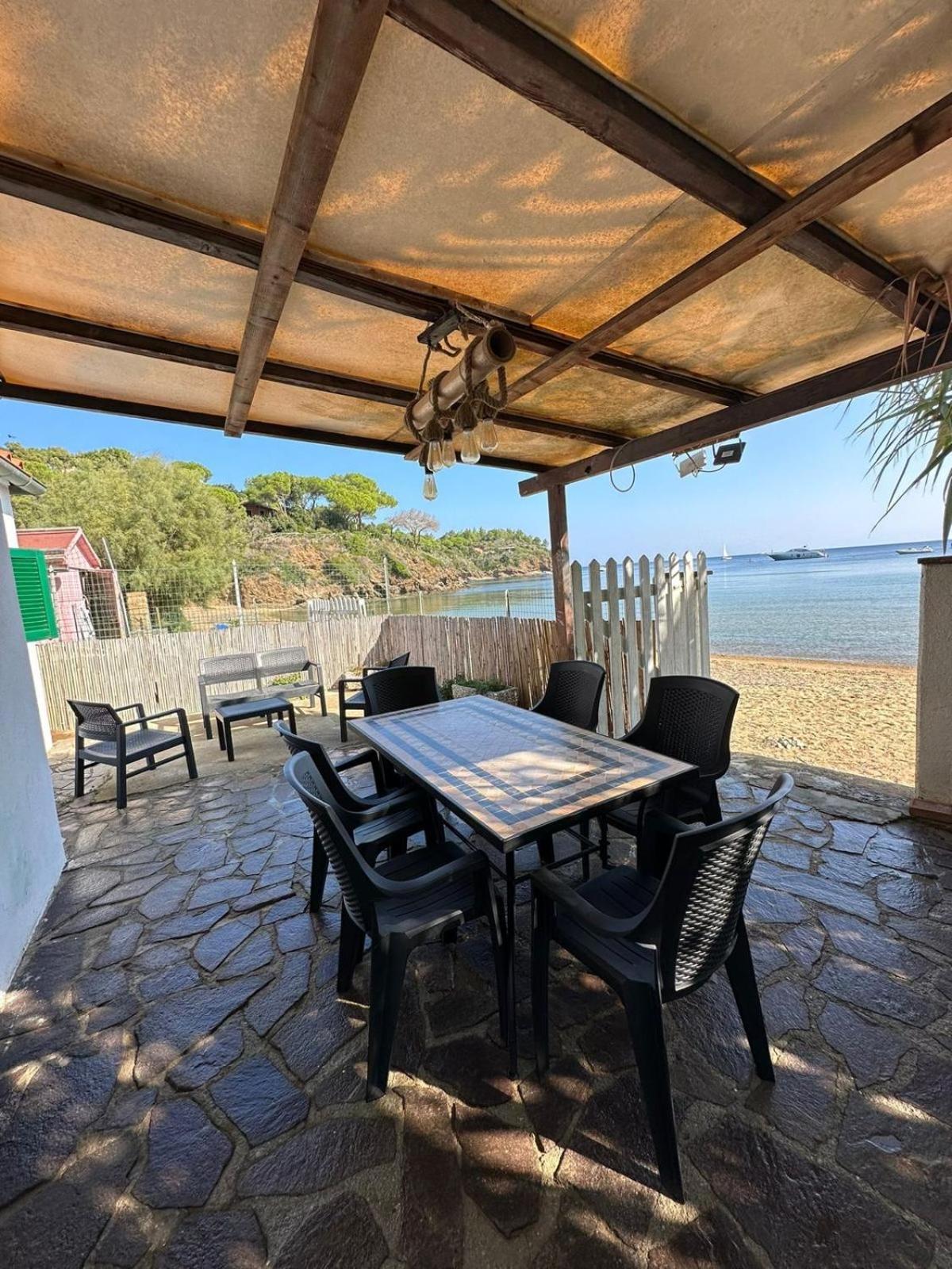 Casina Mare Sulla Spiaggia Capoliveri  Exterior foto