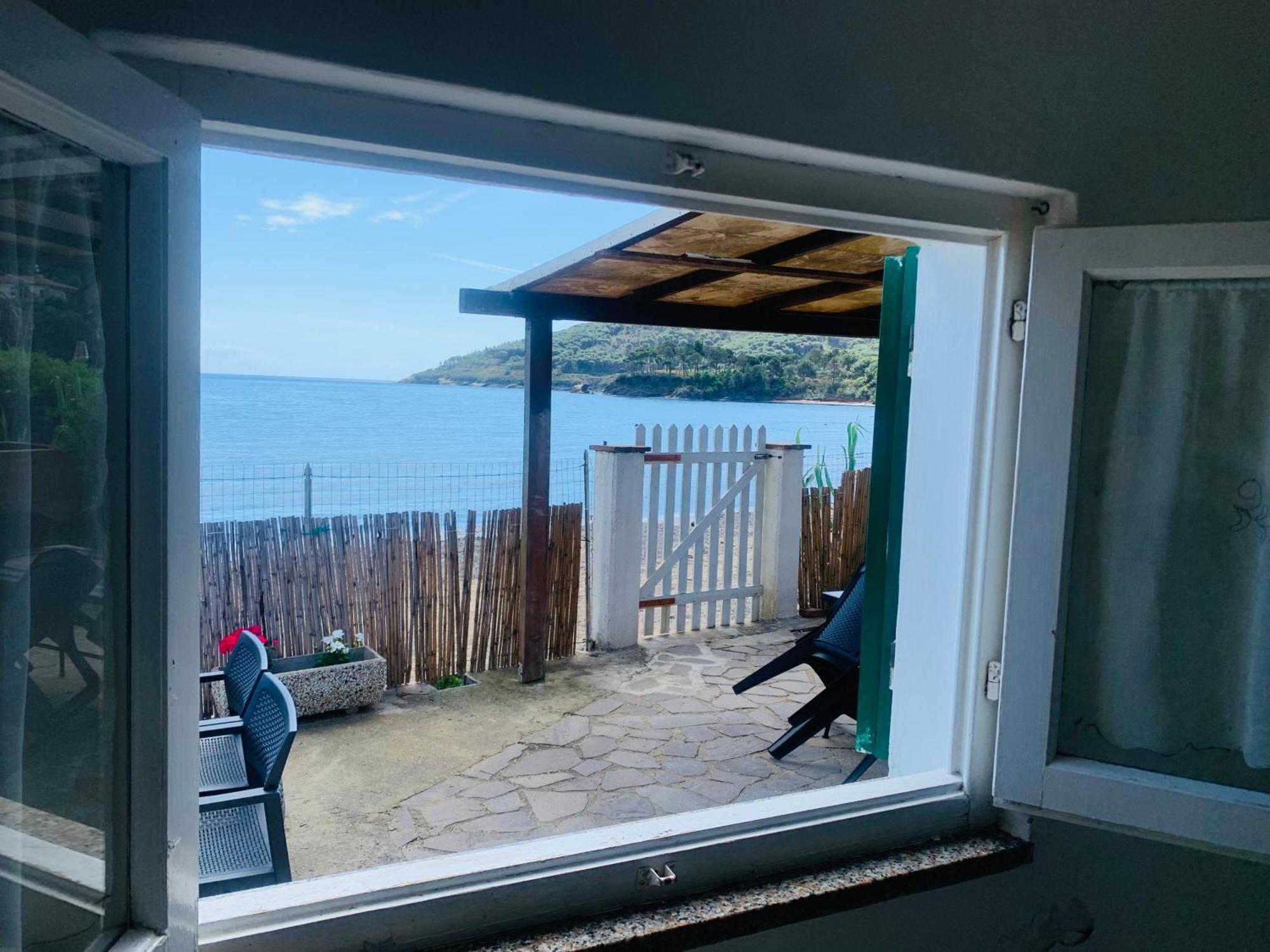 Casina Mare Sulla Spiaggia Capoliveri  Exterior foto