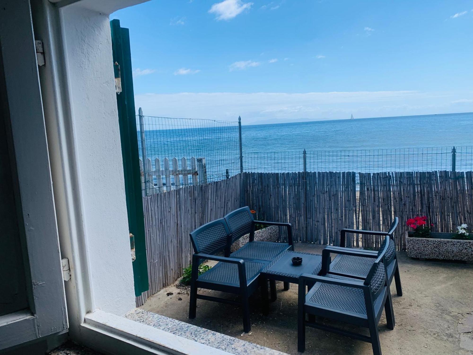 Casina Mare Sulla Spiaggia Capoliveri  Exterior foto