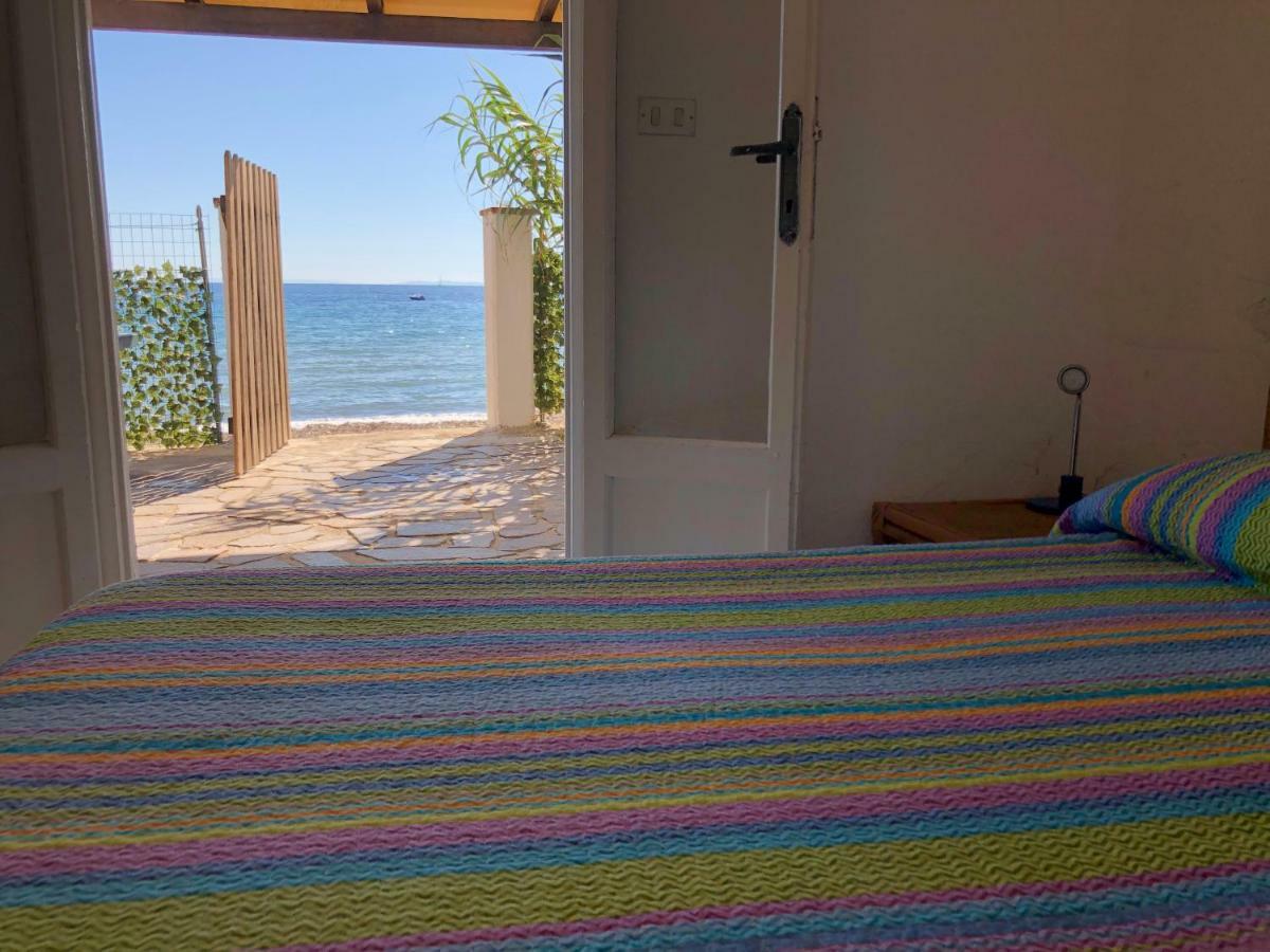 Casina Mare Sulla Spiaggia Capoliveri  Exterior foto